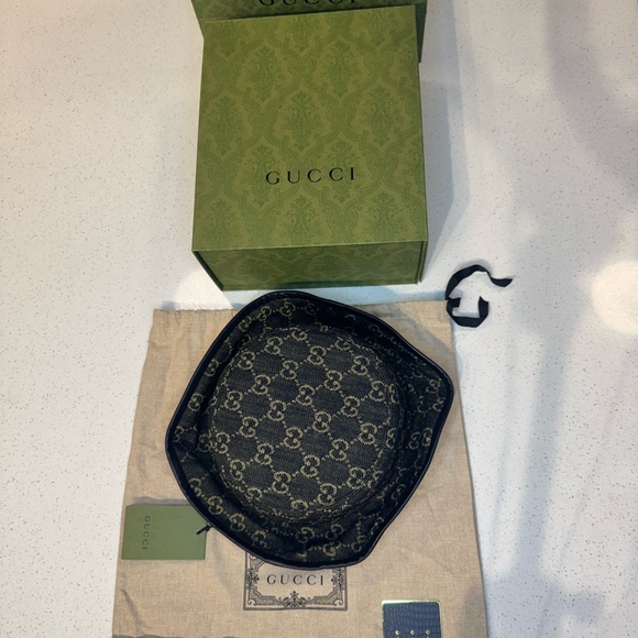 GUCCI GG BUCKET HAT UNISEX - Picture 8 of 13
